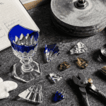 ou faire réparer un verre en cristal sur établi artisan