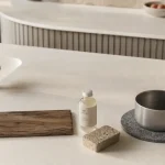 Plan de travail en corian, joint invisible près d’un évier, entretien facile